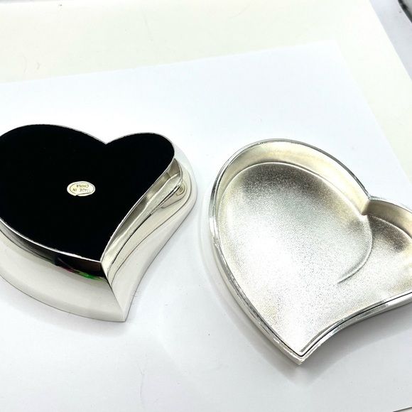 Jewlery Box Trinket Silver  Safekeeper™ Silvertone Sculpted  Heart ❤️ Box - Picture 6 of 12
